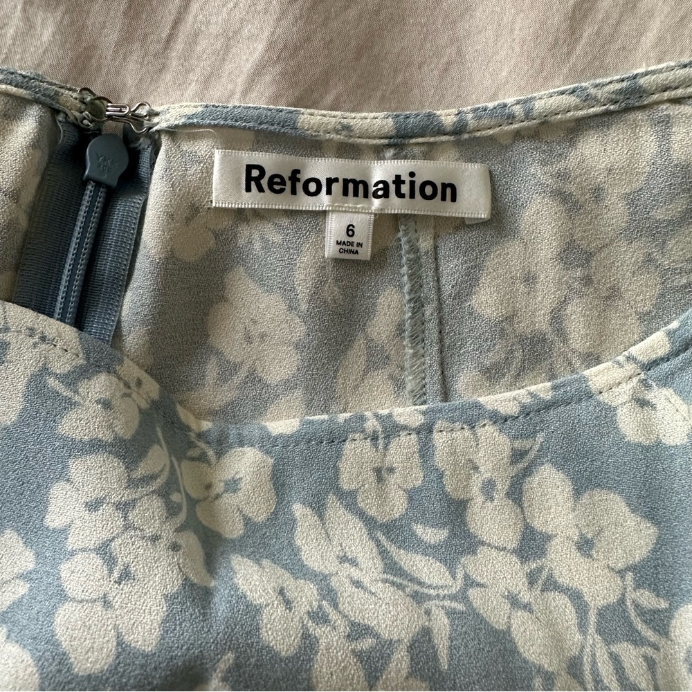 Reformation Zoe midi skirt with slit - light blue - hemmed - Picture 5 of 9